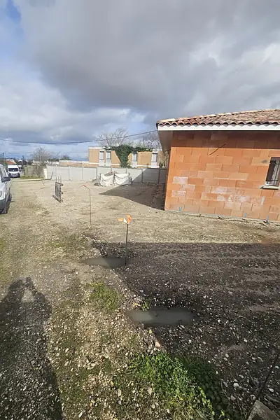 Février 2025 : De la maison en construction à la cour en enrobé, Pauillac (Gironde)