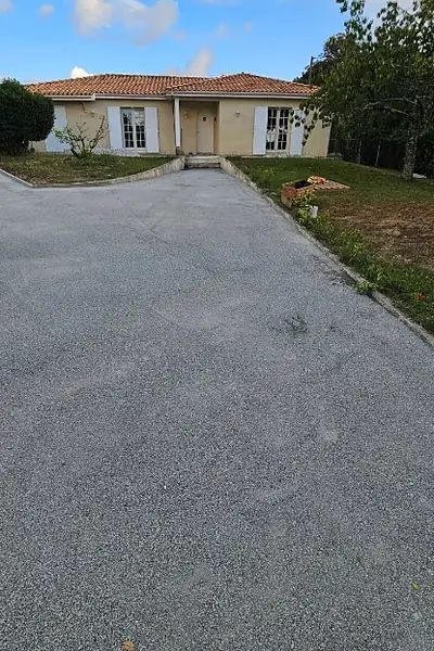 Après : Bordures P1 & empierrement diorite, Blaye (Gironde)